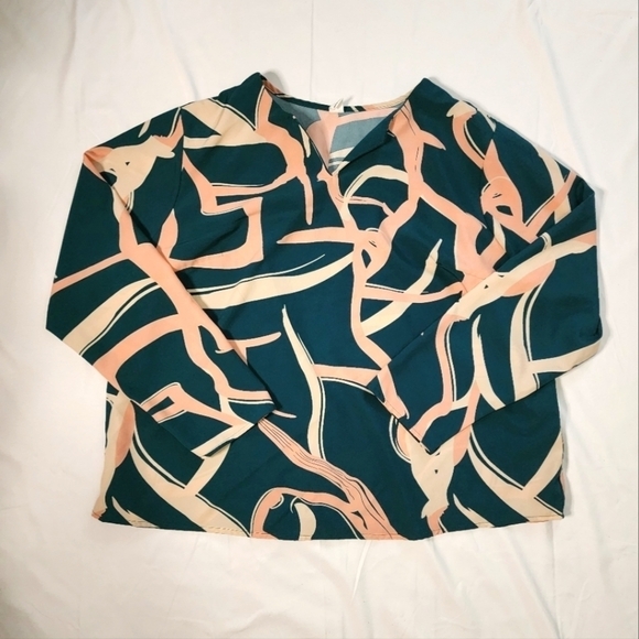 Womens Green and Pink Allover Print Lightweight 2X V Neck Blouse - Picture 1 of 7